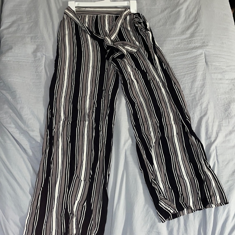Size small Flowey dress pants